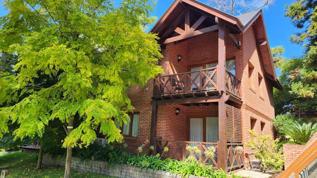 Villa Refugio Del Bosque Carilo Exterior foto